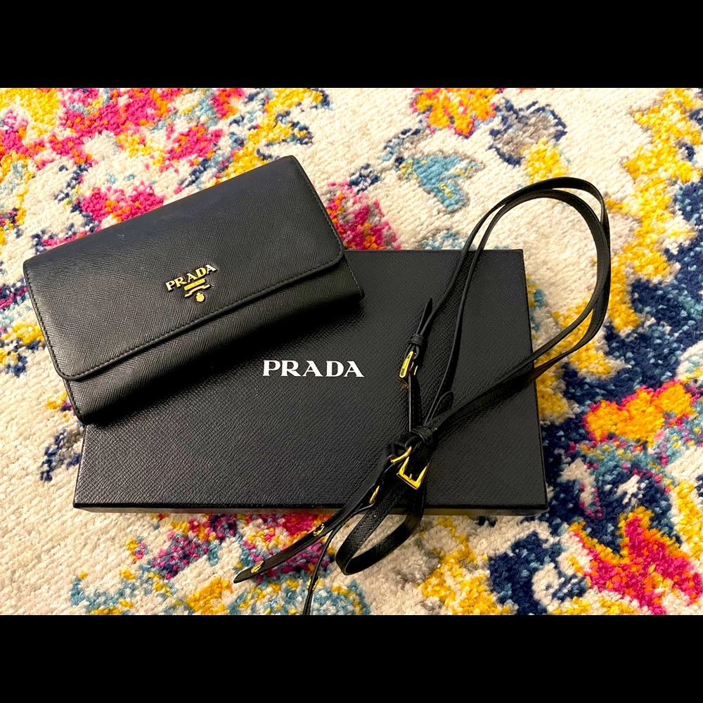 ❌SOLD❌Prada Saffiano crossbody wallet